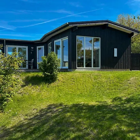 Holiday home With Sea Views In Skovgarde Allingabro